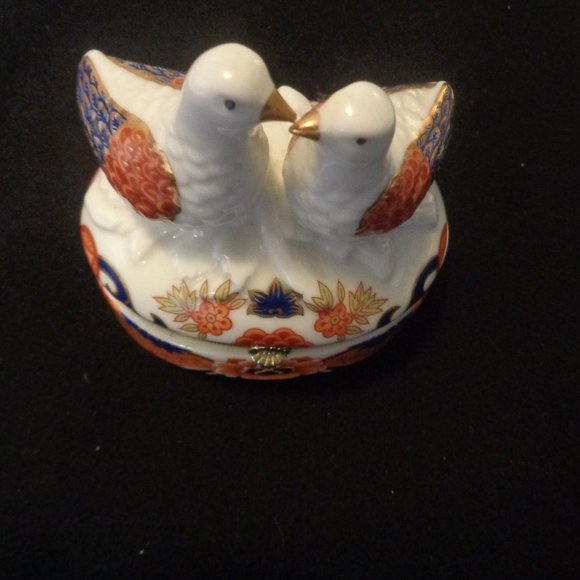 COQUETTE VINTAGE ASIAN KISSING BIRDS PRETTY HOLDER - Picture 2 of 10